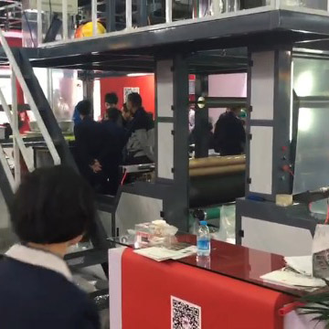 三層共擠牽引旋轉膜泡內冷吹膜機